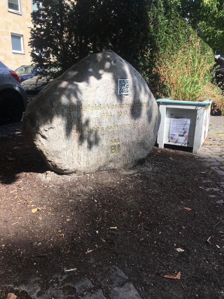1 - Gedenkstein für die Bielefeld-Verschwörung